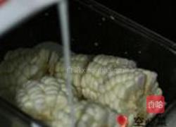 微波牛奶玉米的做法图解1