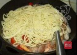 海鲜意面的做法图解13