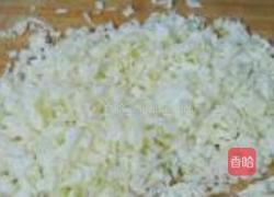 包菜粉条水煎包的做法图解3