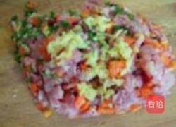 茶树菇鲜肉包的做法图解1