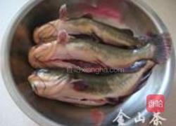 酱焖嘎鱼的做法图解1