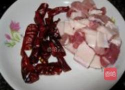 茭头炒猪肉的做法图解1