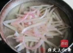 茶树菇爆鱿鱼丝的做法图解3