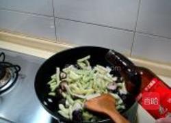 香菇焖白扁豆的做法图解2