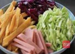 彩蔬炒玉米面片的做法图解4