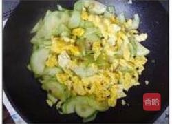 西葫芦木耳炒鸡蛋的做法图解6