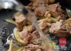 农家丝瓜烧鸭的做法图解5