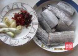 香辣带鱼的做法图解1