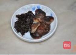 丝瓜紫菜香菇蛋汤的做法图解3