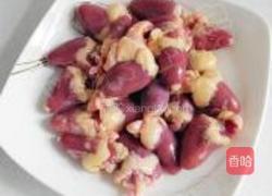 双椒芹菜炒鸡杂的做法图解2