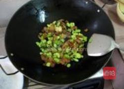 蚕豆炒腊肉的做法图解6