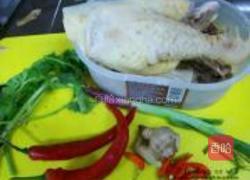 红椒蒸咸鸡的做法图解1