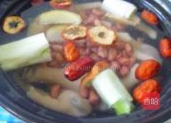 花生鸡脚汤的做法图解4