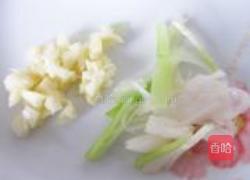 炒咸萝卜干的做法图解2