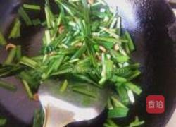 韭菜海米炒鸡蛋的做法图解3