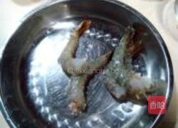 鲜虾菠菜沙拉的做法图解2