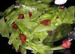 莴笋炒香肠的做法图解3