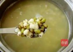 薏米百合绿豆粥的做法图解5