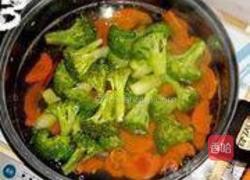 西兰花炒藕片的做法图解3