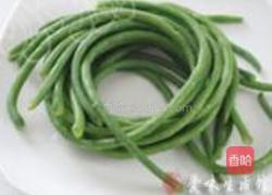 手撕豆角炒肉末的做法图解2