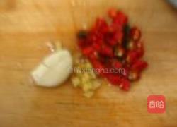 青豆肉末的做法图解2