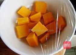 雪影南瓜饼的做法图解3