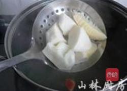 春笋排骨咸肉汤的做法图解6