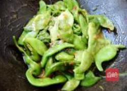 辣酱炒豆角的做法图解7