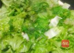 生菜牛丸炒河粉的做法图解2