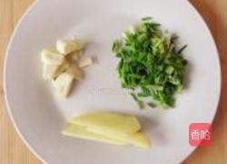 皮蛋香辣豆腐的做法图解3