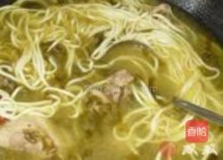 酸菜鸭肉面的做法图解8