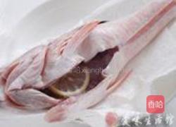 盐焗红头鱼的做法图解2