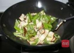 青尖椒炒豆干的做法图解3