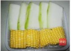 冬瓜玉米蒸排骨的做法图解2