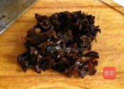 手撕包菜的做法图解2