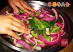 黑椒味尖椒炒洋葱的做法图解2