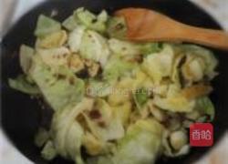 干烧卷心菜的做法图解3