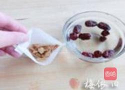 当归春笋乌鸡汤的做法图解2