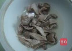 猪肚莲子煲的做法图解4