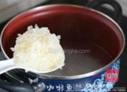 银耳枸杞养颜粥的做法图解3
