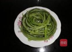 手撕蒜苗拌虾米的做法图解4