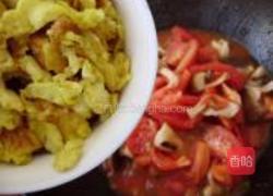 香菇西红柿炒鸡蛋的做法图解8