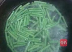 虾米炒豆角的做法图解2