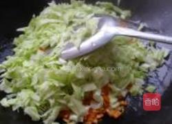 胡萝卜包菜炒饭的做法图解4