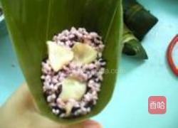 黑米鲍鱼粽的做法图解7