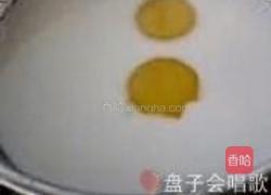 葡萄干咖啡冰激凌的做法图解2