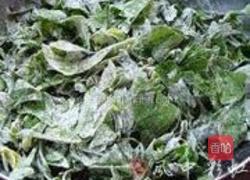 粉蒸芹菜叶的做法图解2