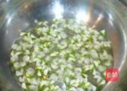 槐花饼的做法图解2