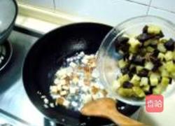 香干尖椒炒酱菜的做法图解6