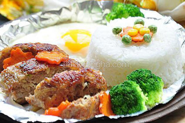 铁板肉饼饭